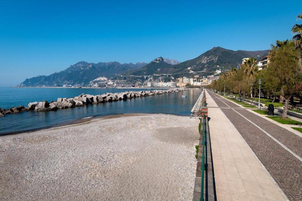 Suitesettepesciolini - Case Vacanze Nemo E Dory Salerno Buitenkant foto