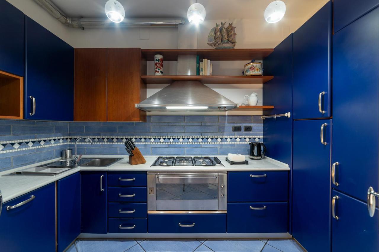 Suitesettepesciolini - Case Vacanze Nemo E Dory Salerno Buitenkant foto